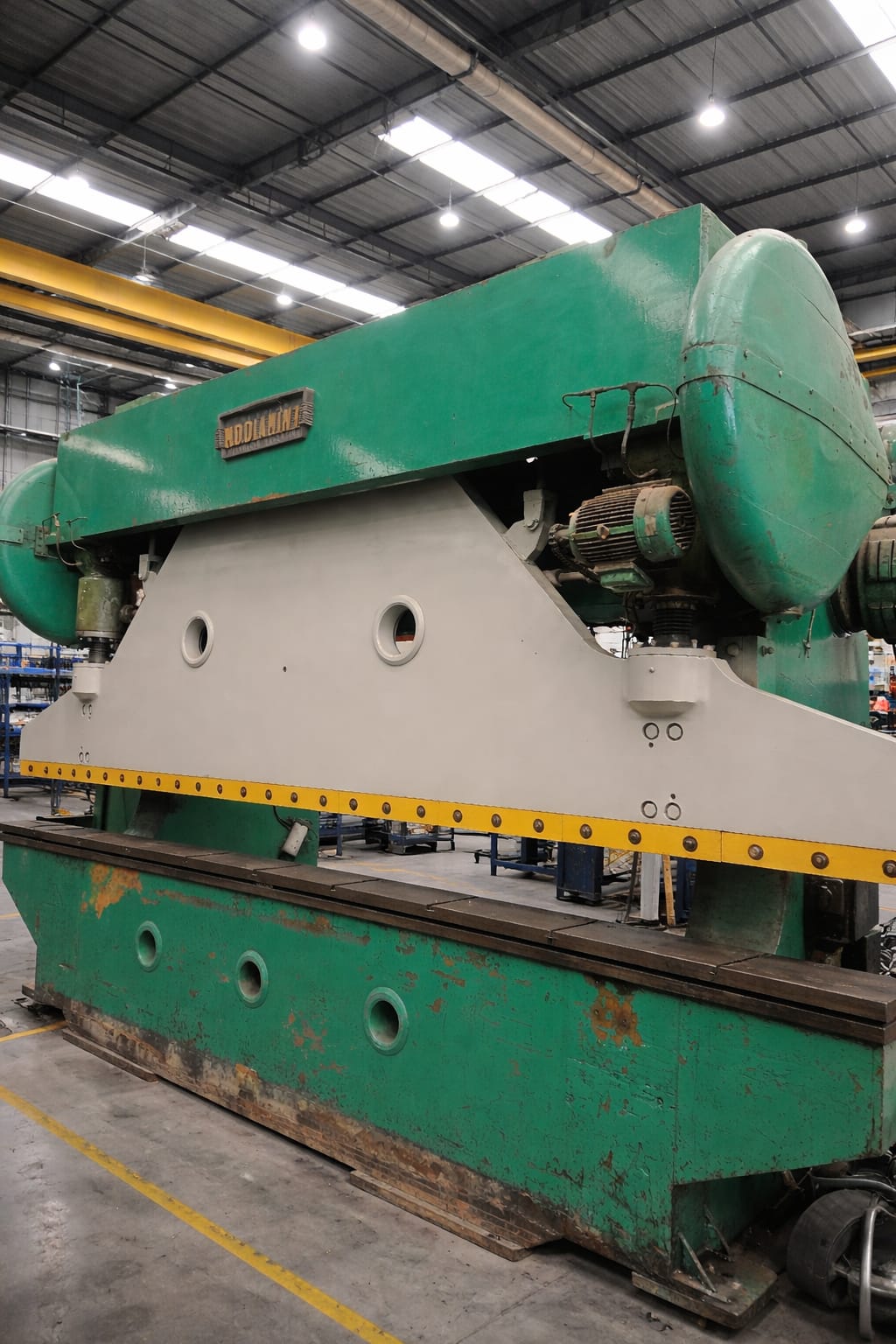 Plegadora DIAMINT 5500mm x 220tn